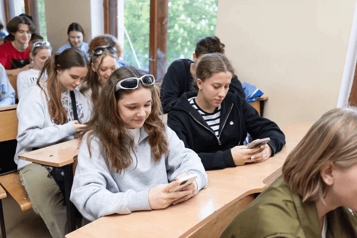 photo_5424873613217096272_y