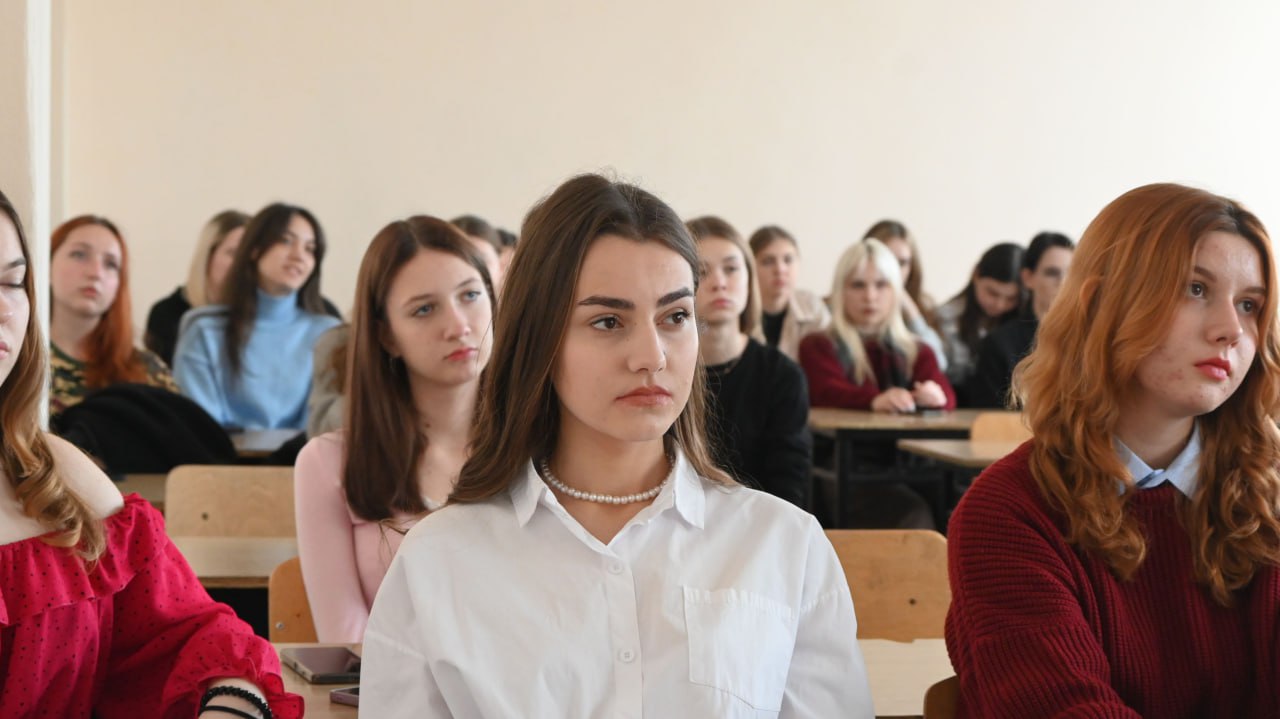 photo_5424873613217096277_y