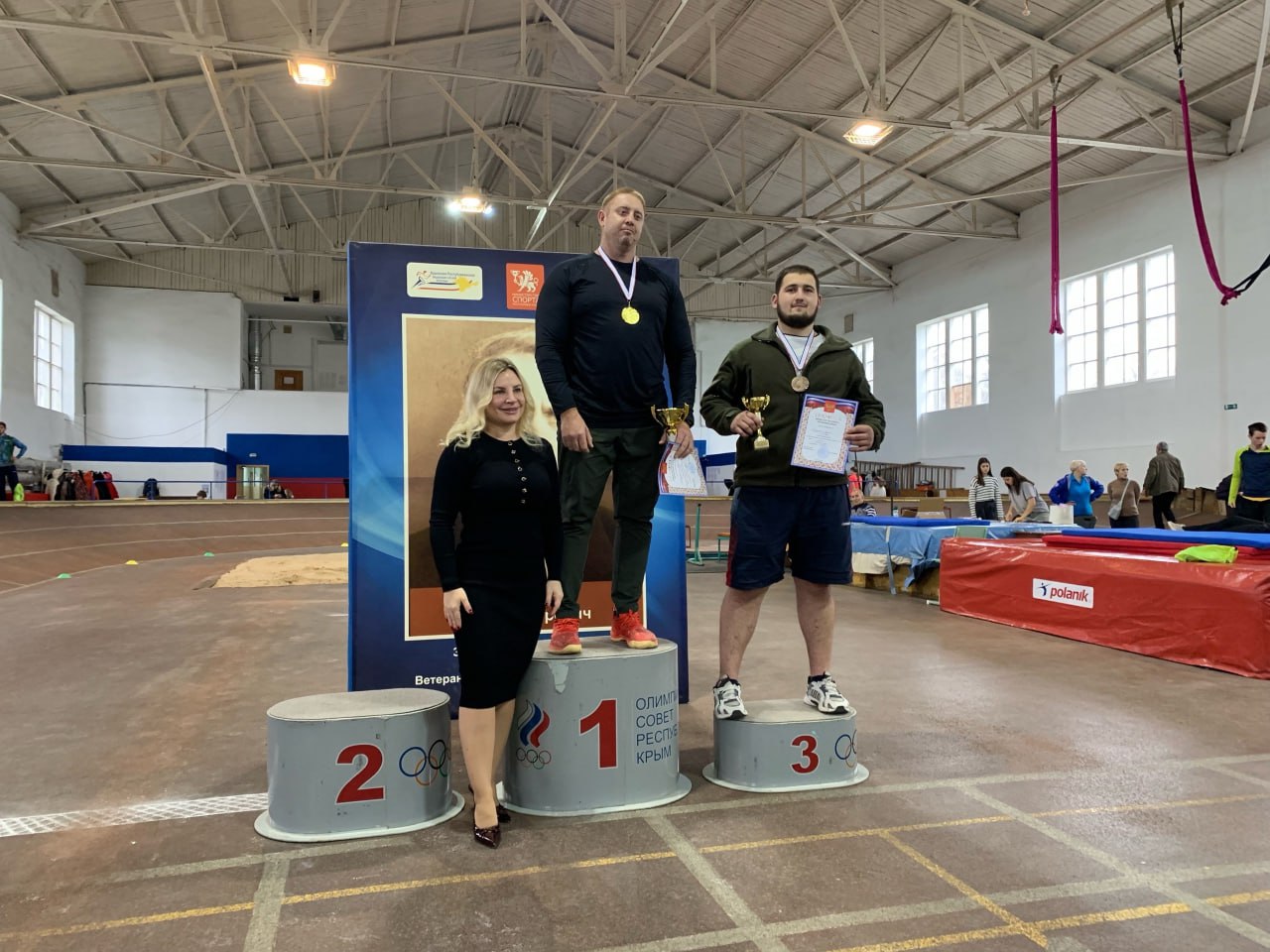 photo_5427125413030781975_y