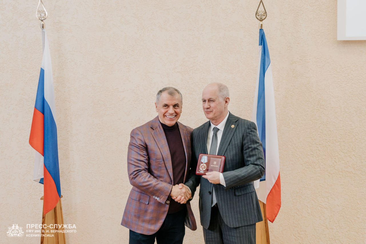 photo_5280606447723472099_y