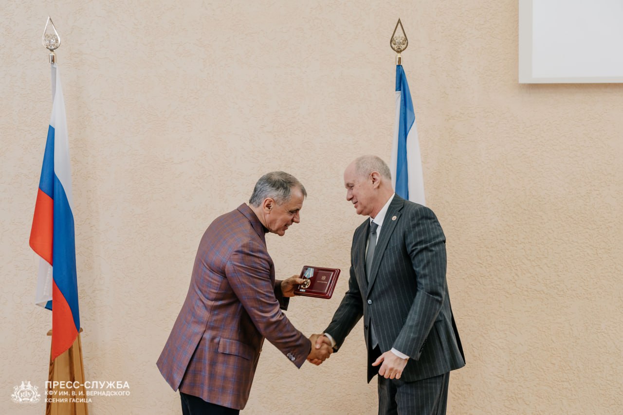 photo_5280606447723472100_y