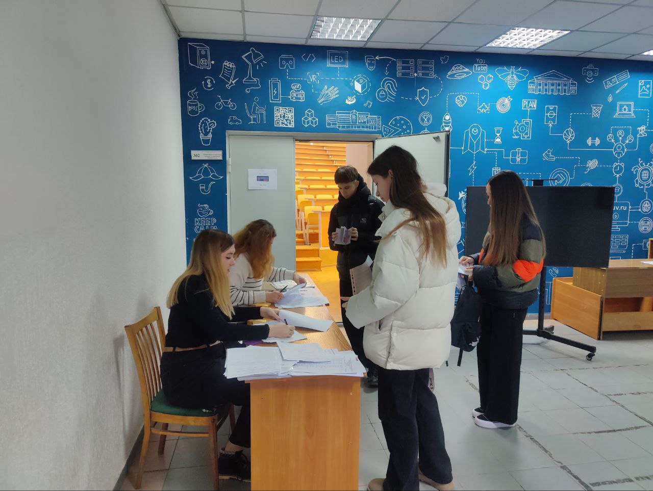 photo_5339039688238952121_y