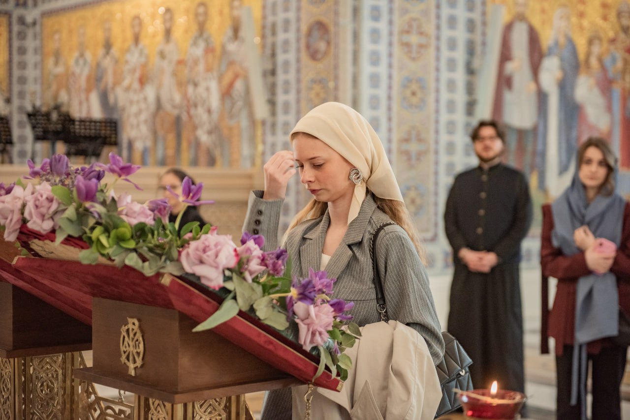 photo_5377337503595490977_y