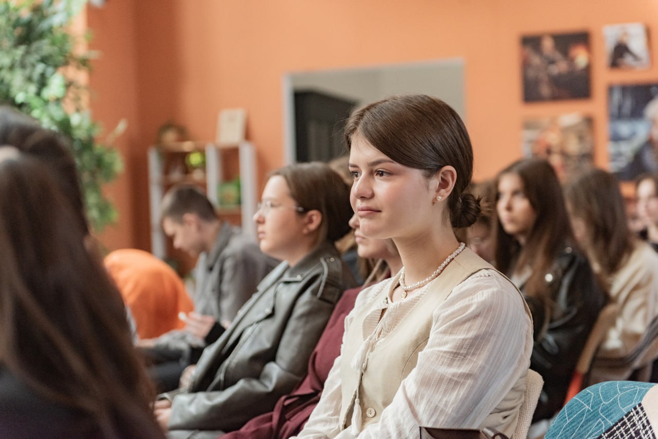 photo_5377337503595490985_y