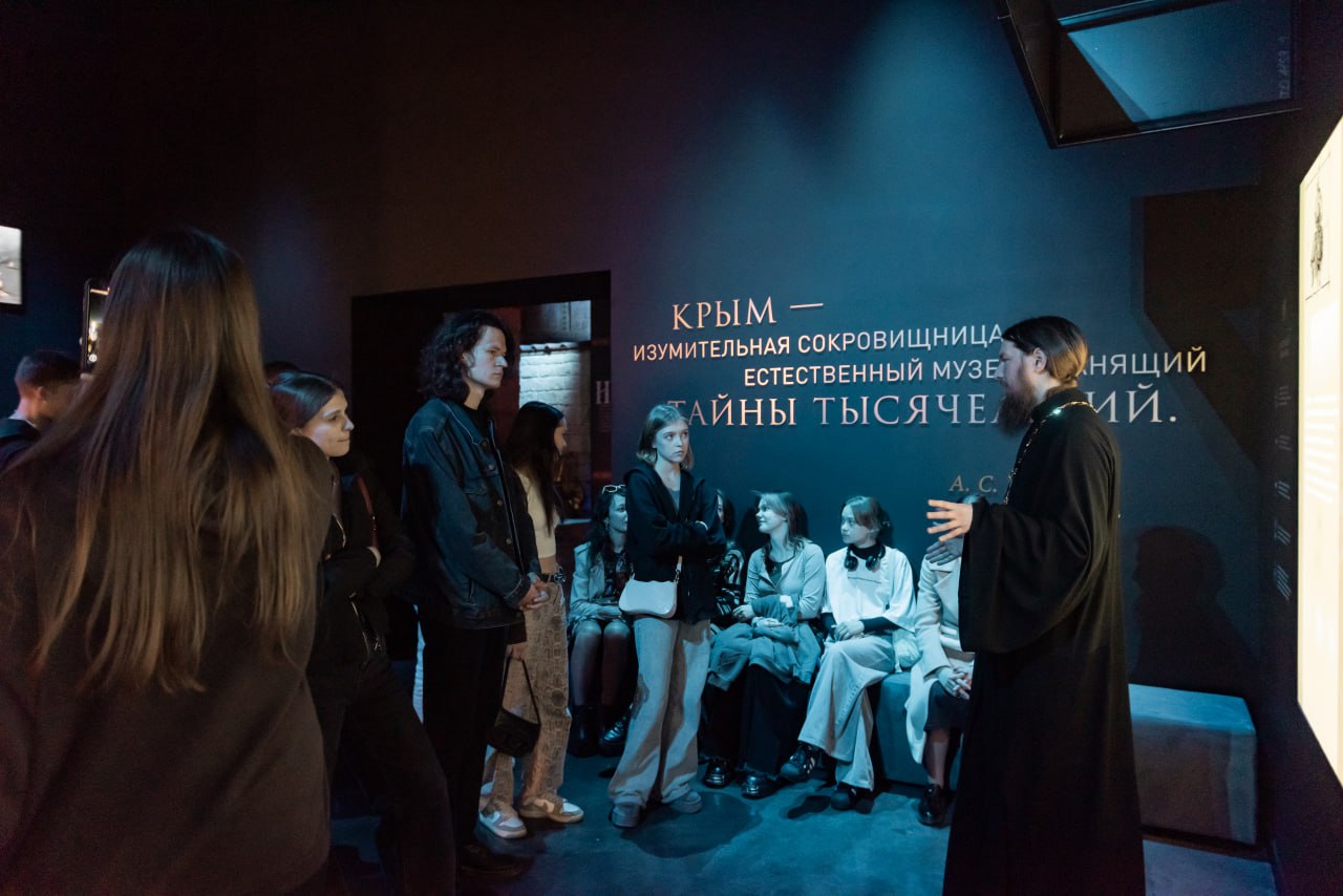 photo_5377337503595490993_y