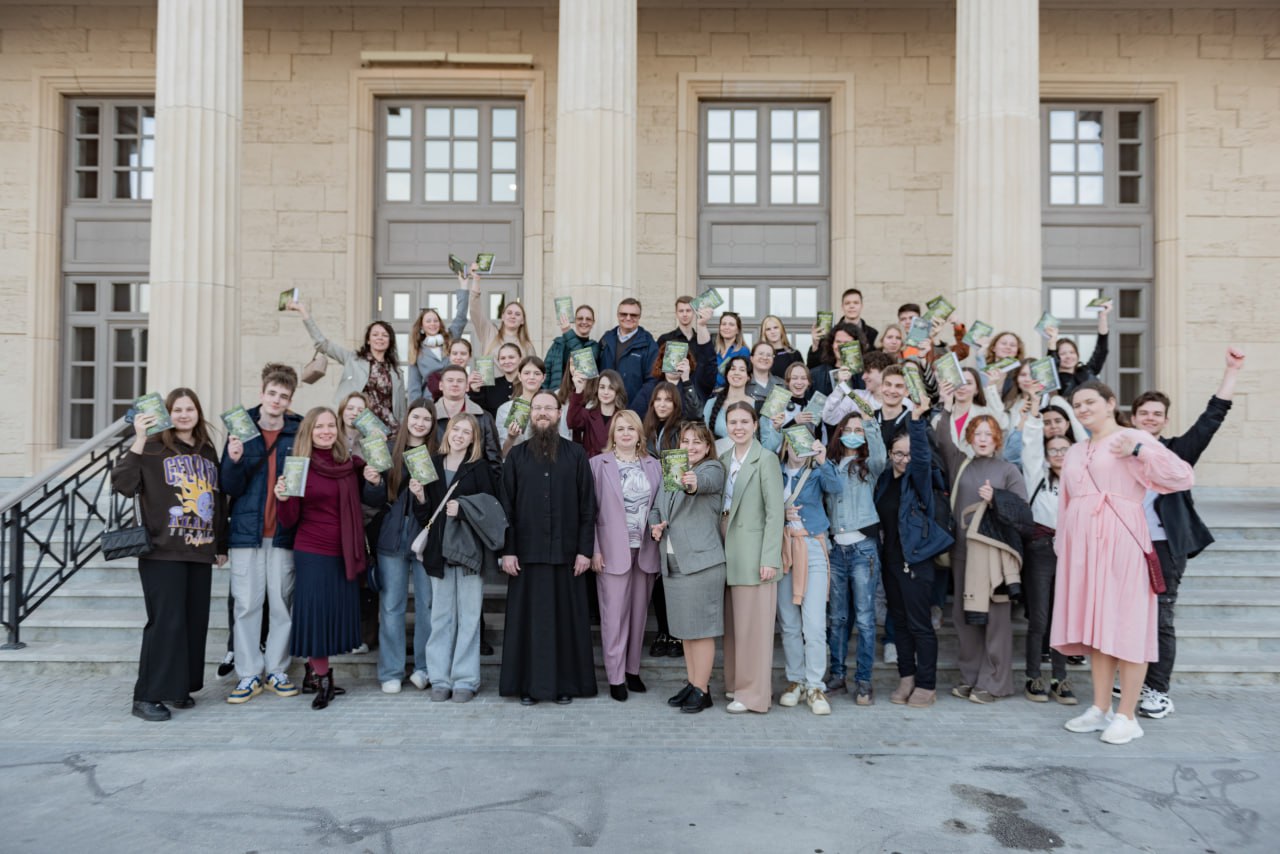 photo_5377337503595490999_y