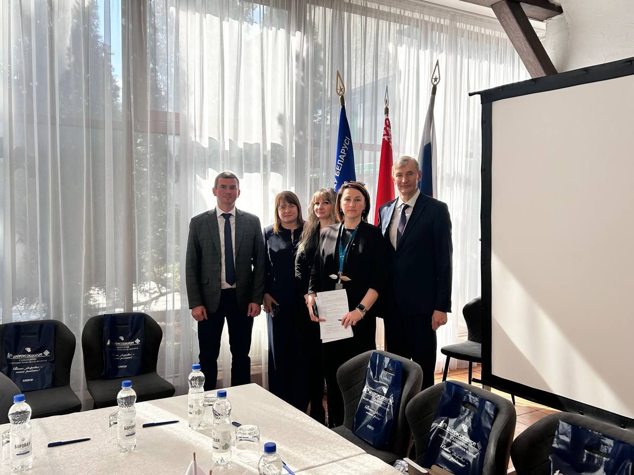 photo_5420489276241602895_y