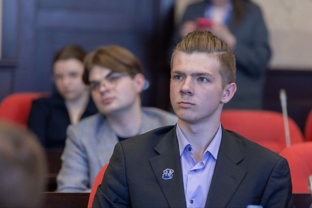 photo_5188423195282238451_y