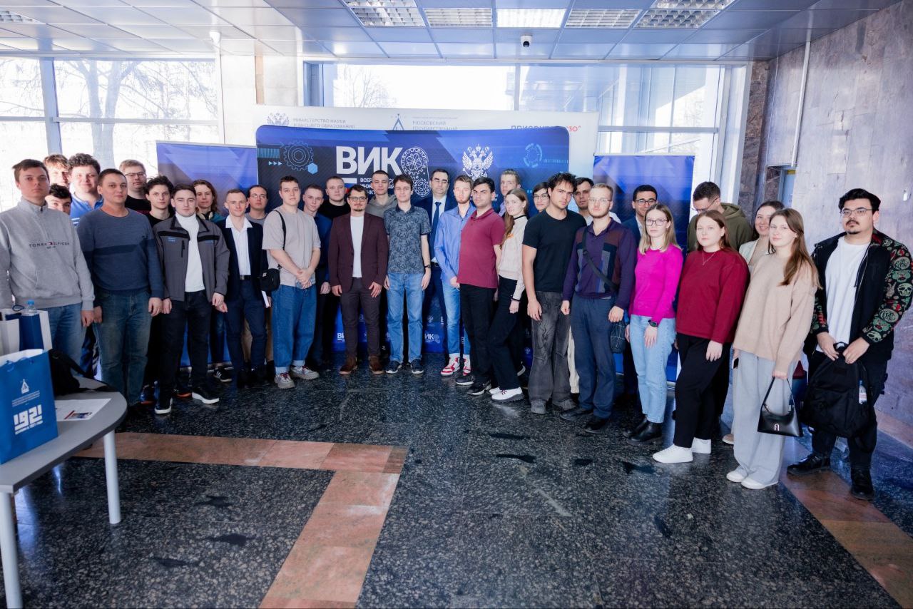 photo_5188423195282238452_y