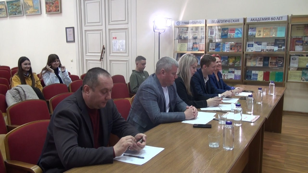 photo_5226479800980470630_y