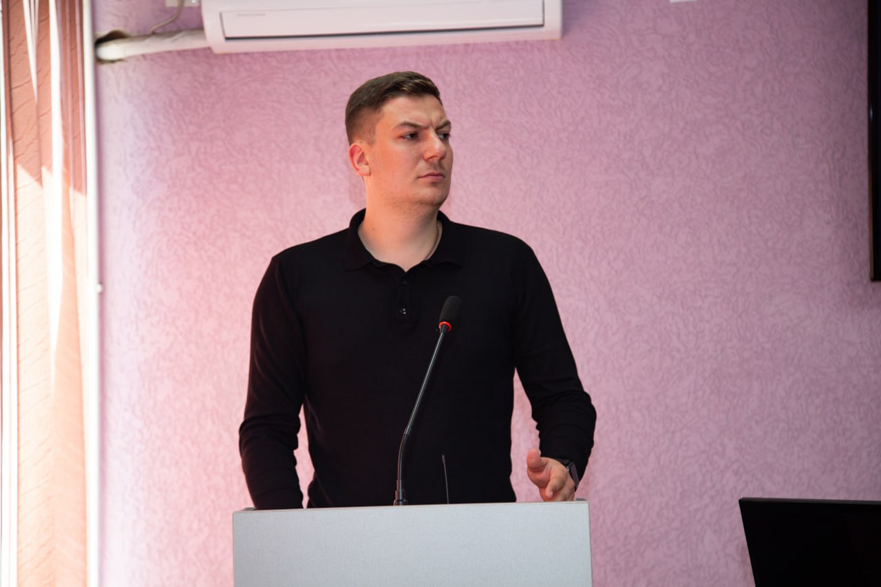 photo_5228738382547513090_y