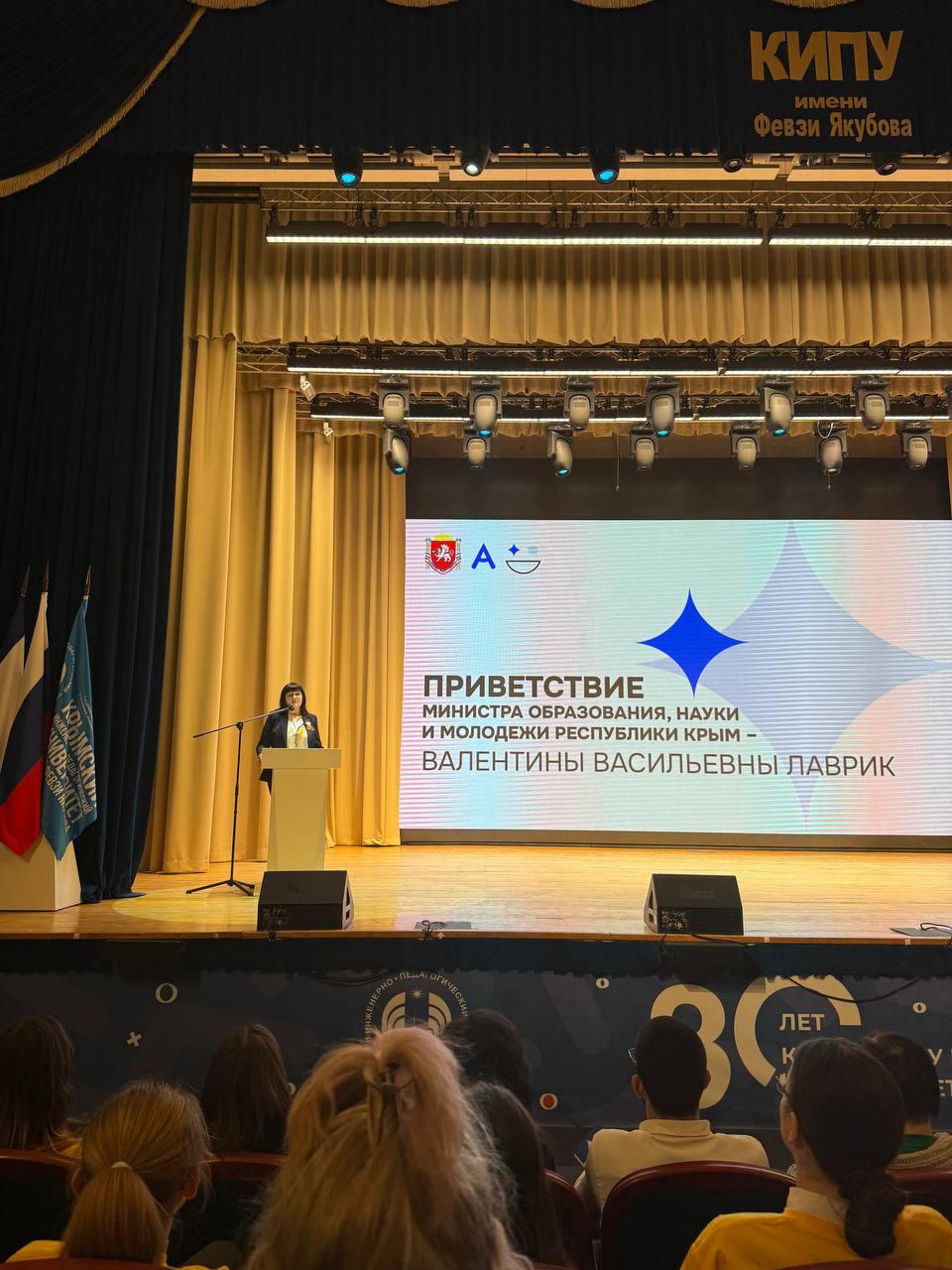 photo_5471936434622559466_y