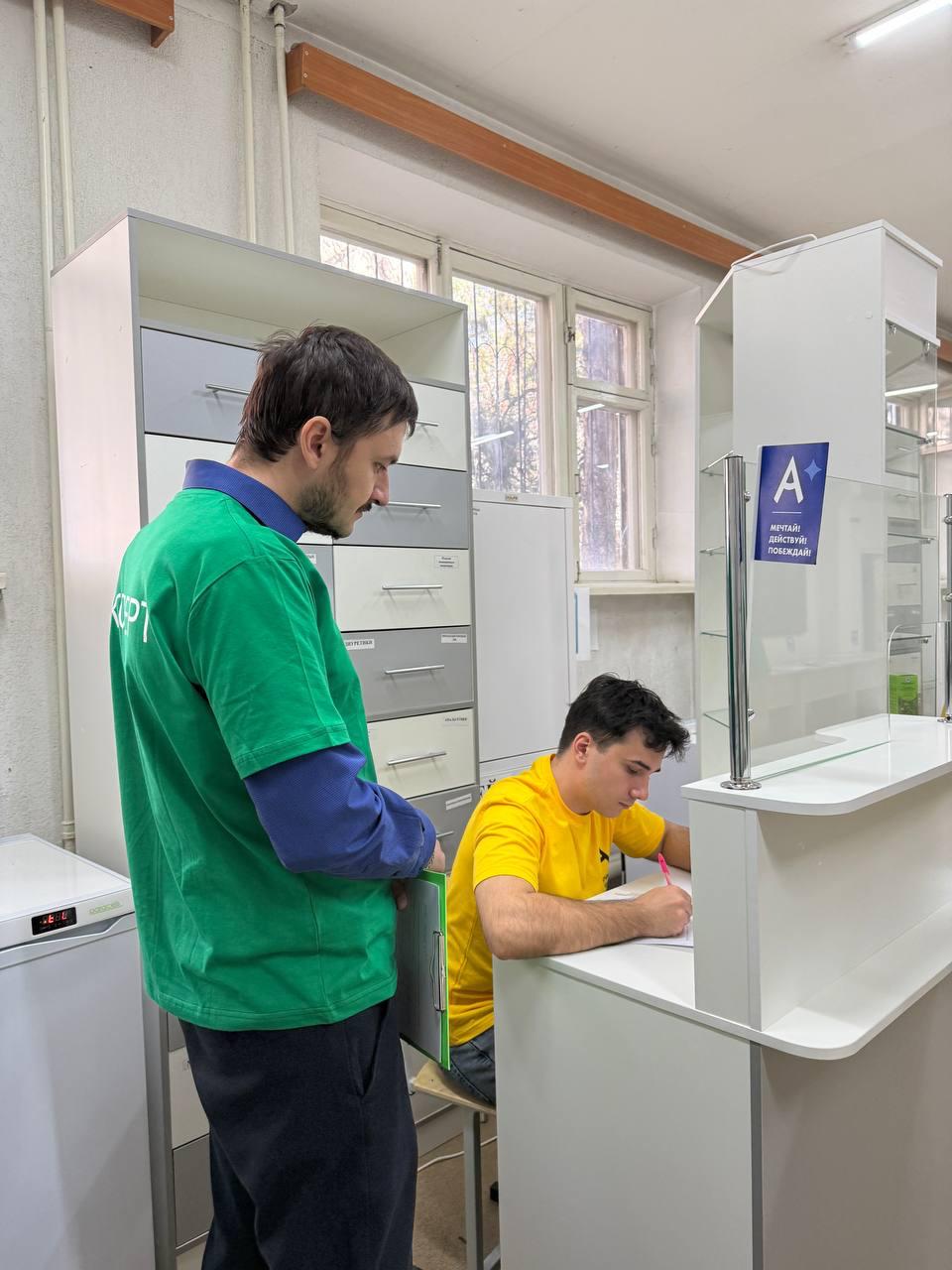 photo_5471936434622559467_y