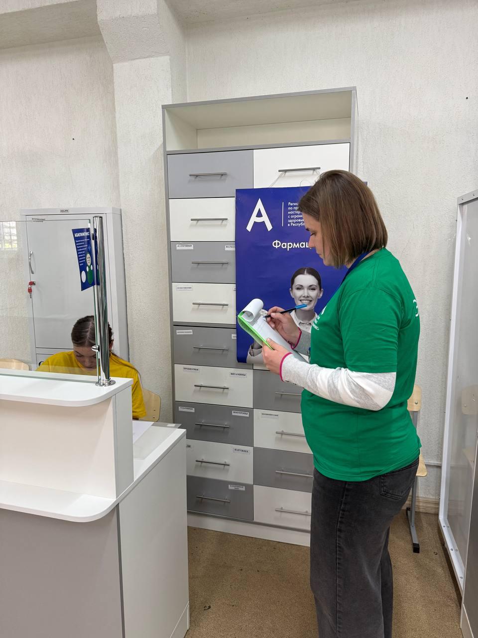 photo_5471936434622559468_y