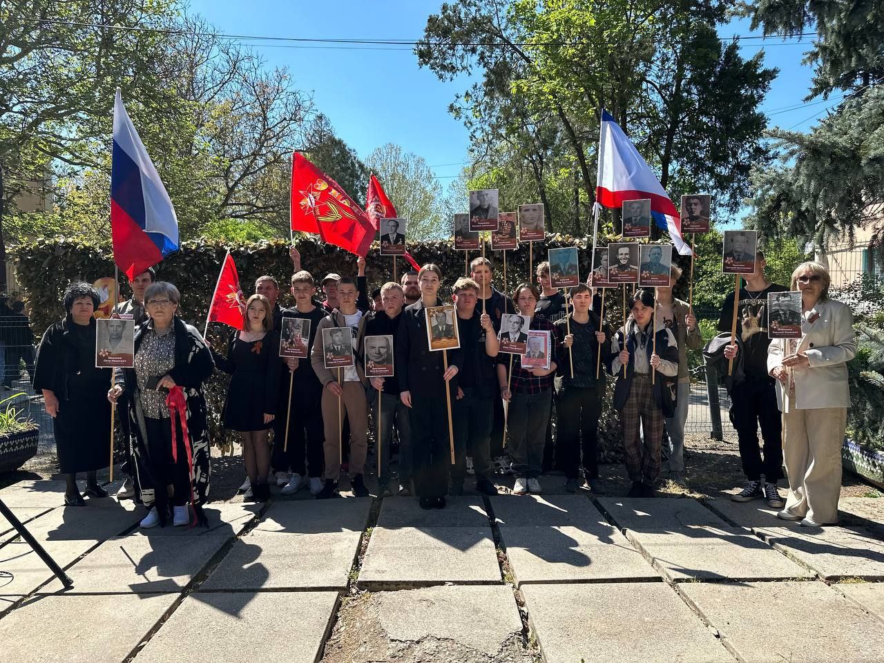 photo_5249388044140803172_y