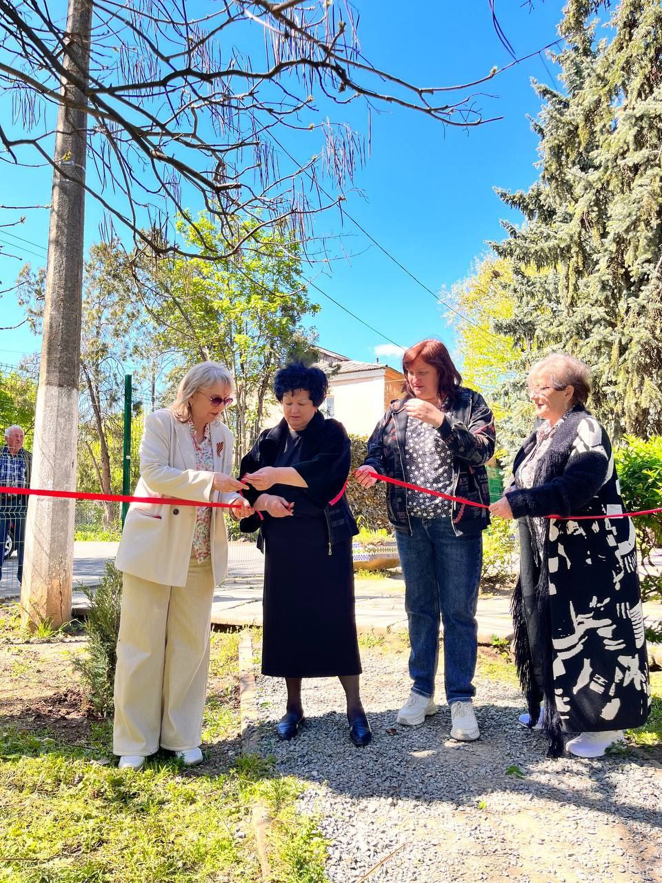 photo_5249388044140803173_y