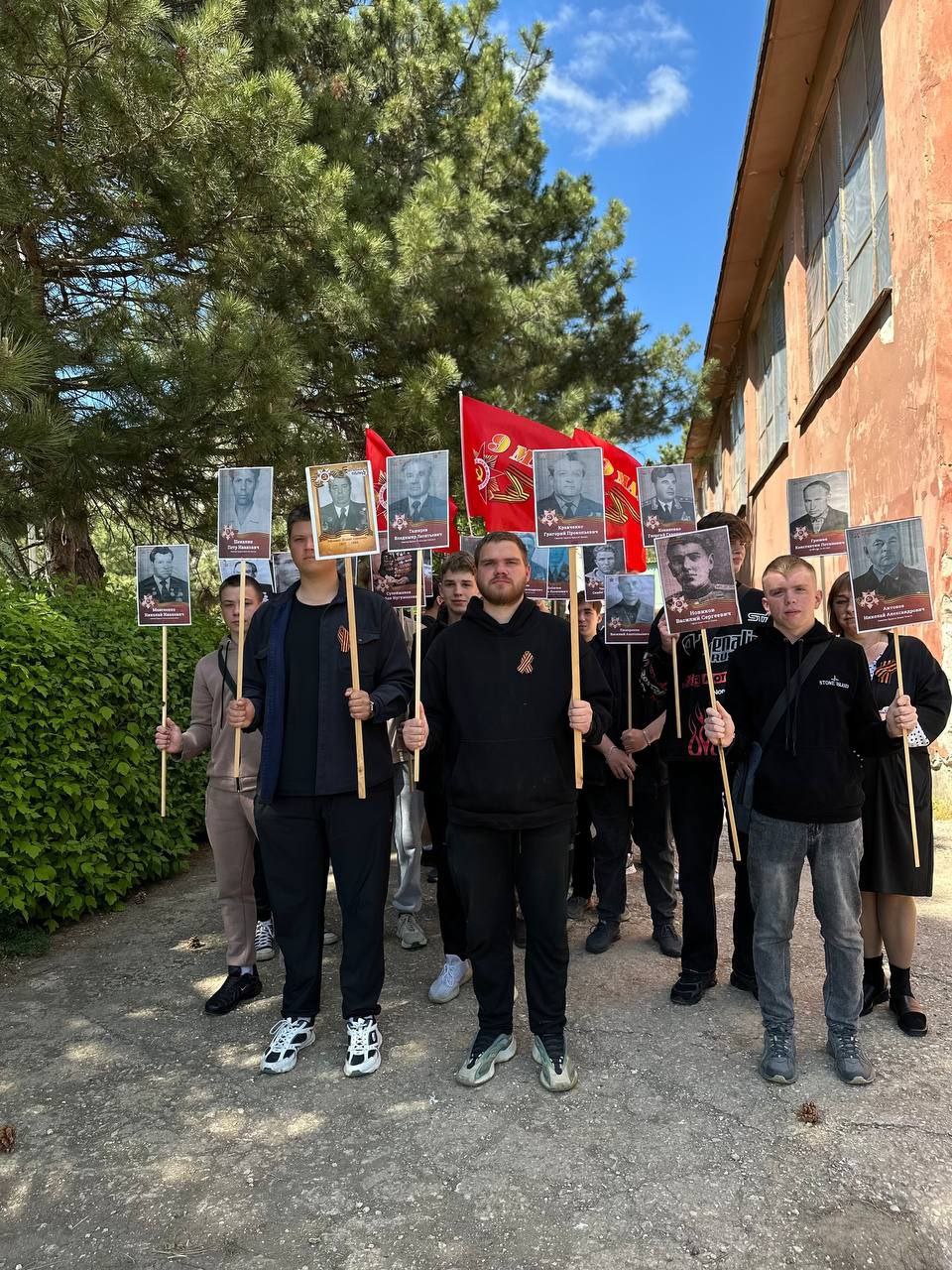 photo_5249388044140803174_y