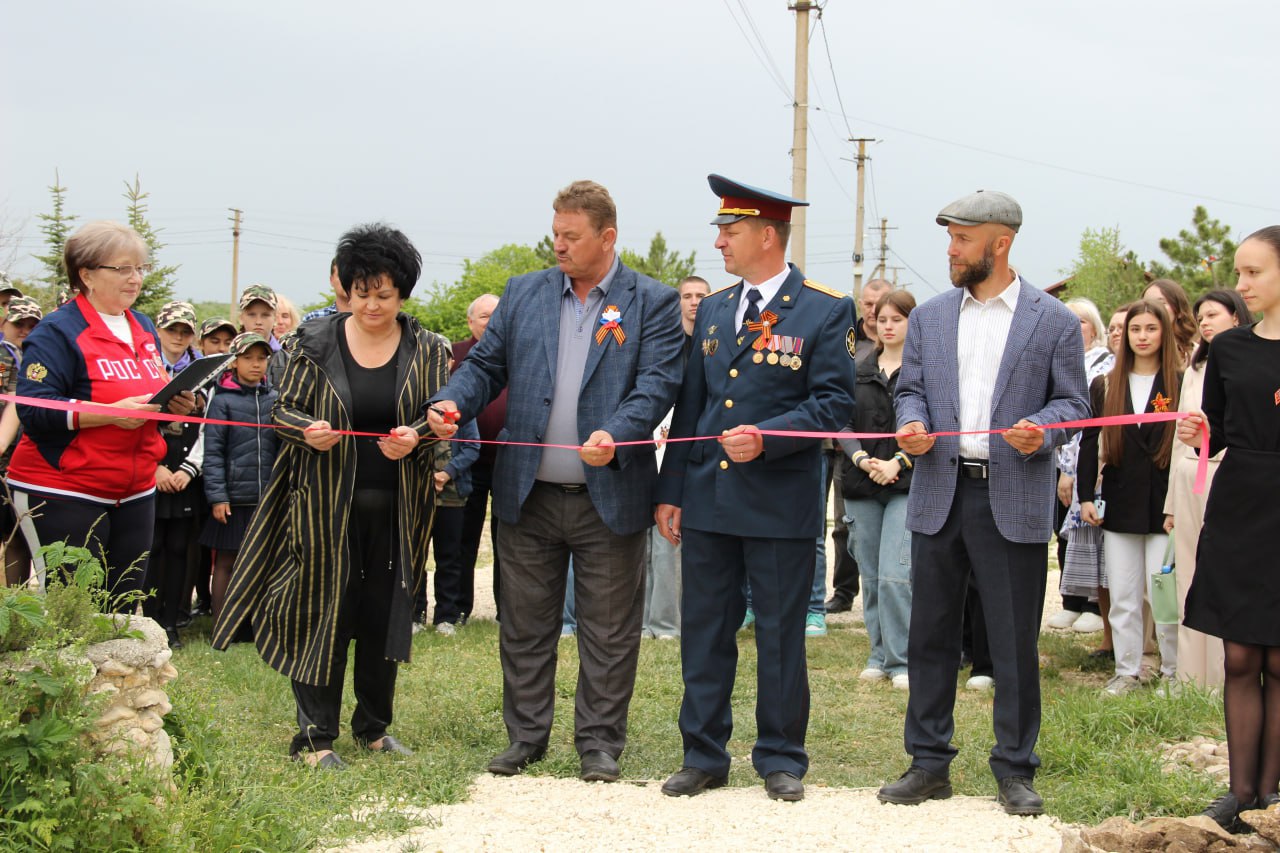 photo_5262548966397048691_y