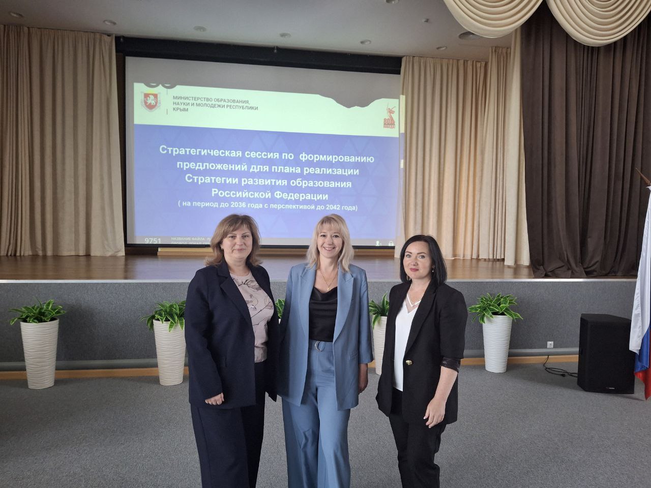 photo_5273825716565308734_y