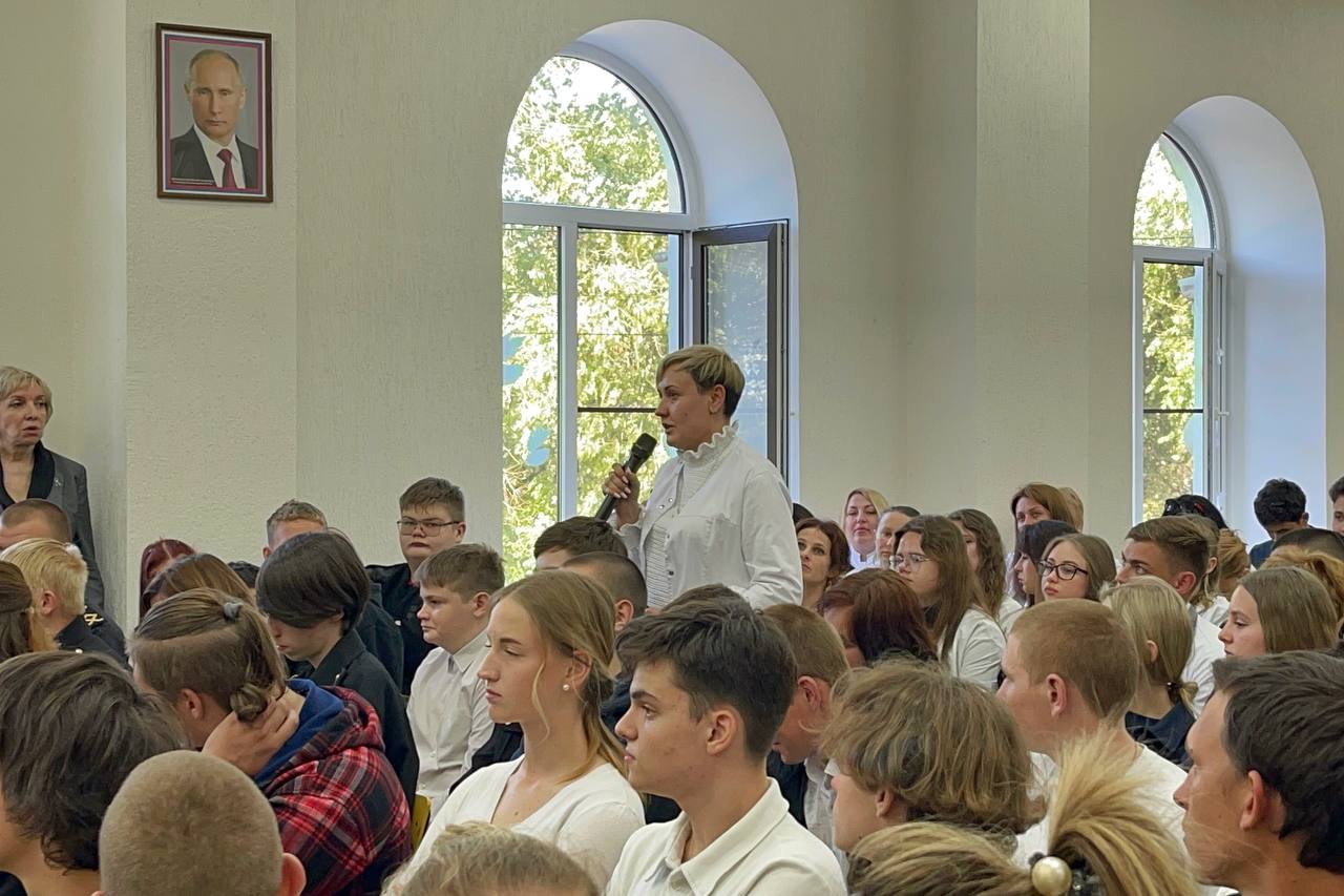 photo_5285380918053302430_y