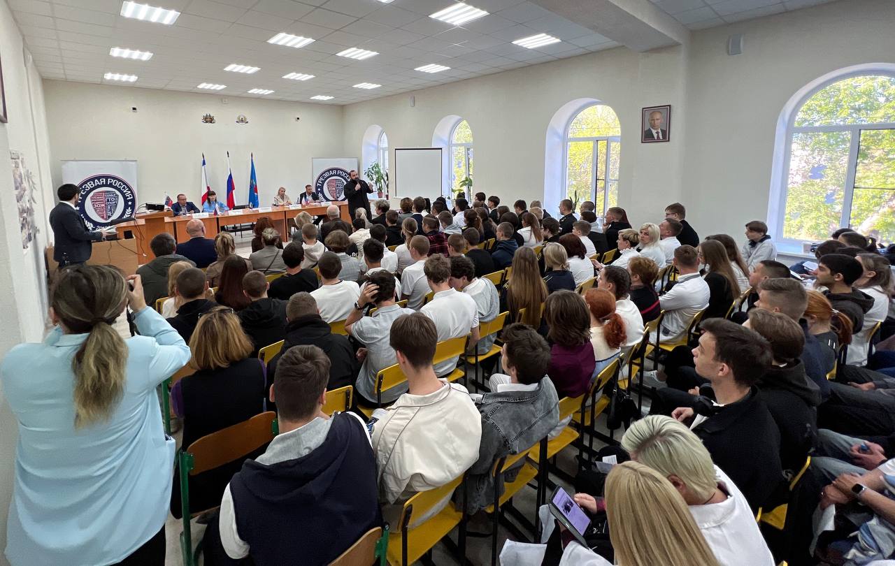 photo_5285380918053302431_y