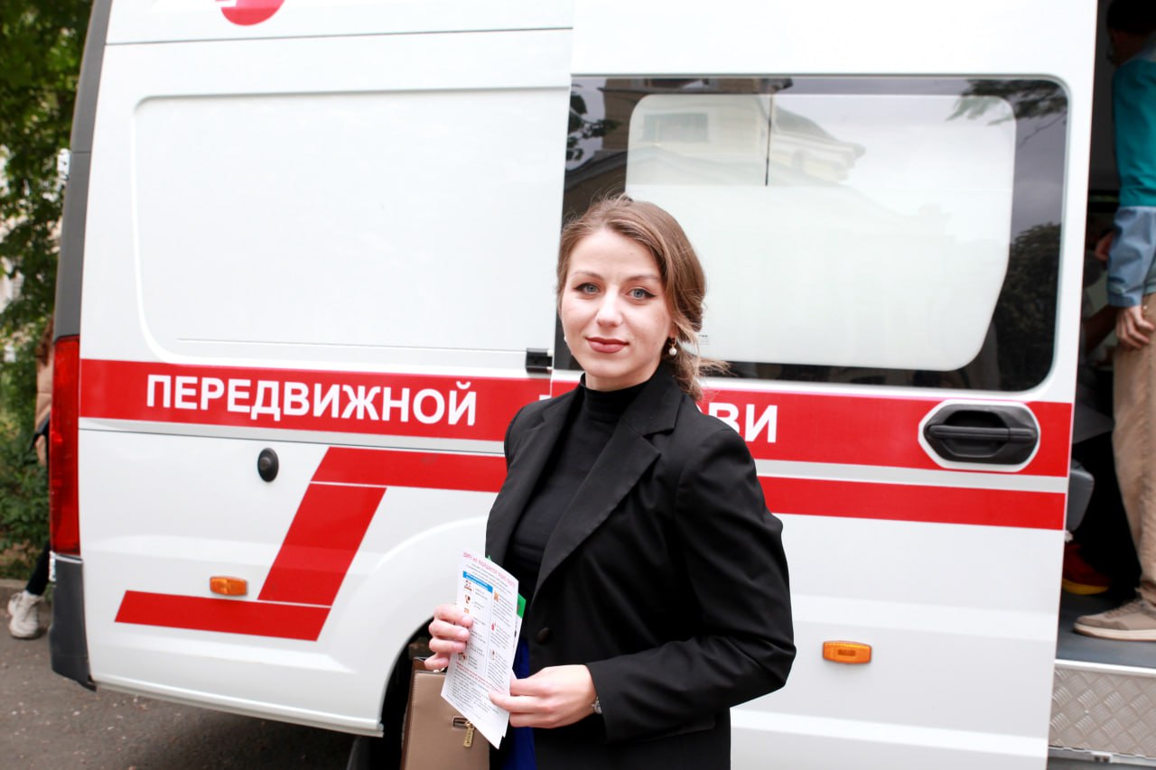 photo_5285380918053302726_y