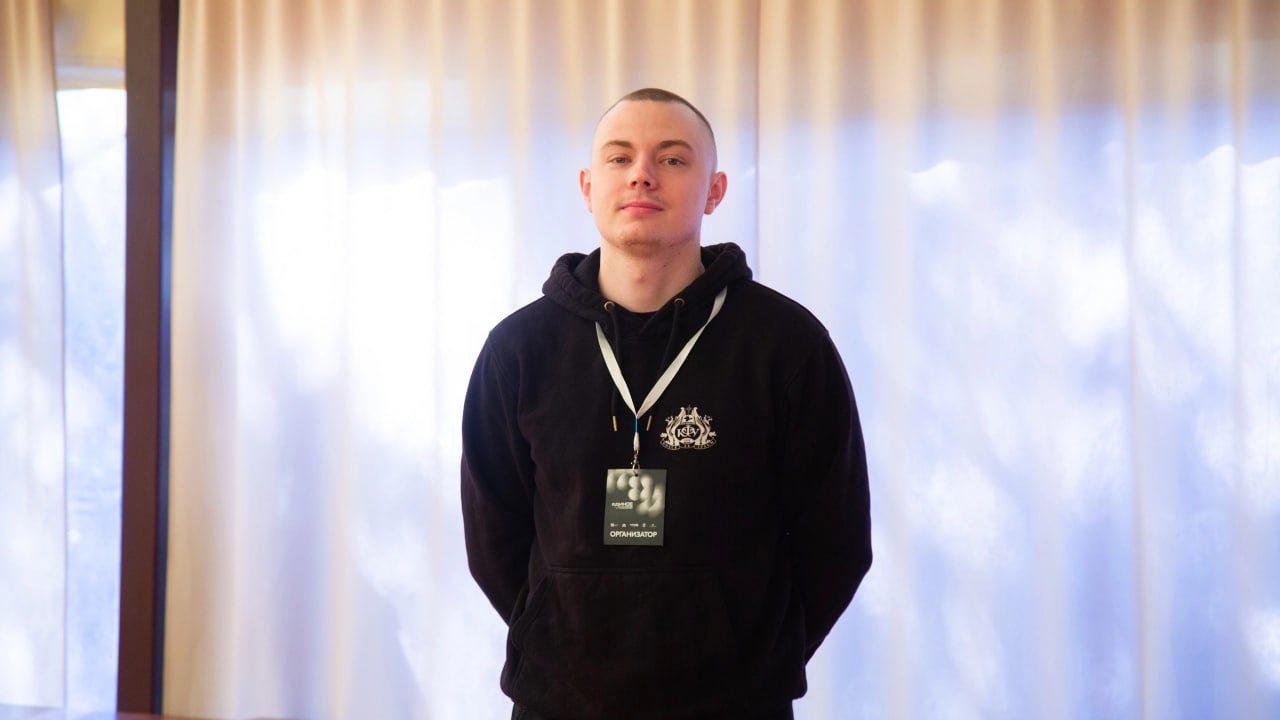 photo_5285380918053303662_y