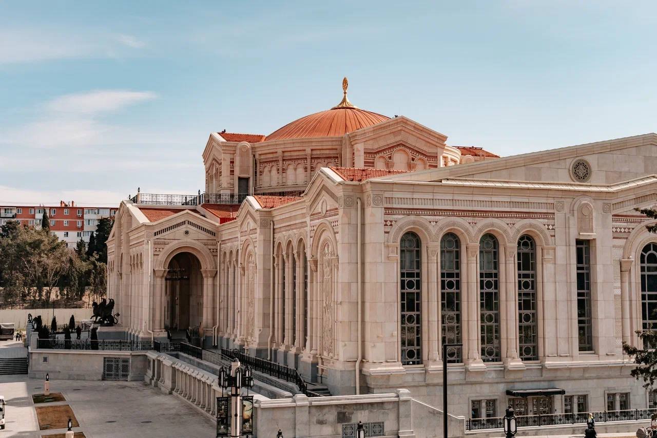 photo_5292178902095099728_y