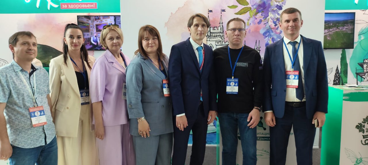 photo_5368651460520308235_y