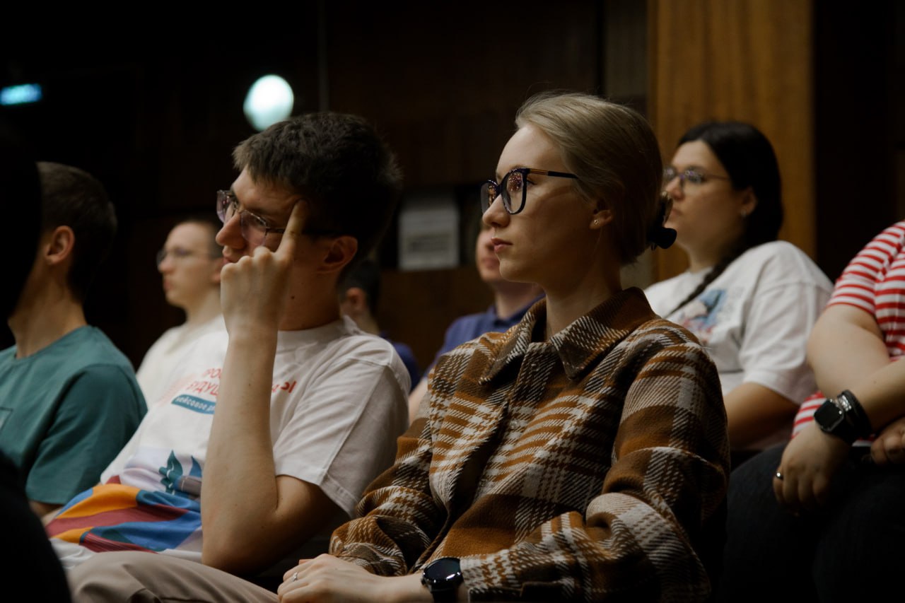 photo_5368651460520308266_y