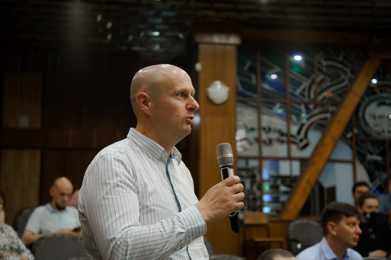 photo_5368651460520308267_y