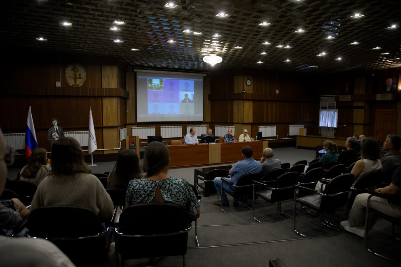 photo_5368651460520308270_y