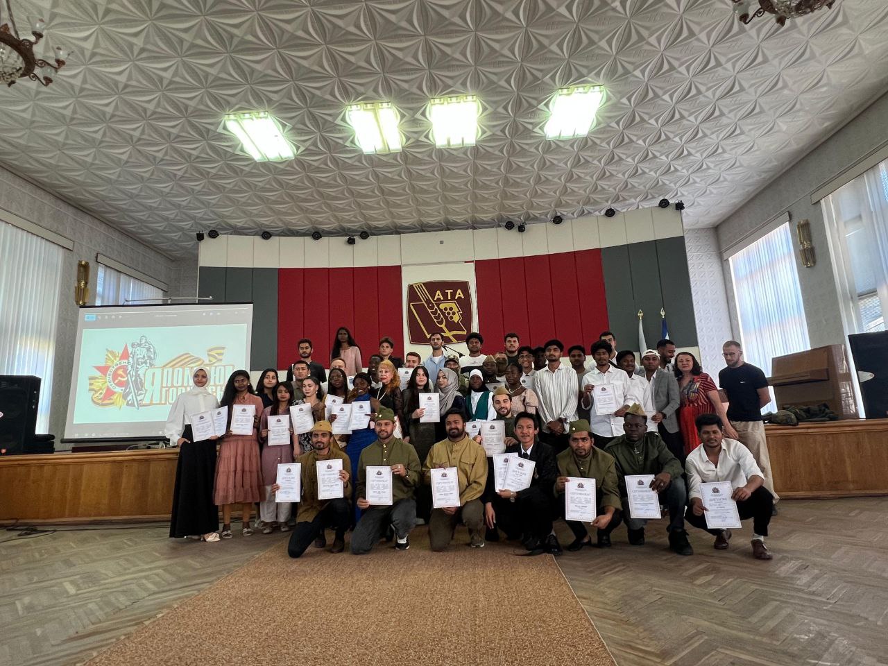 photo_5402416474766831739_y