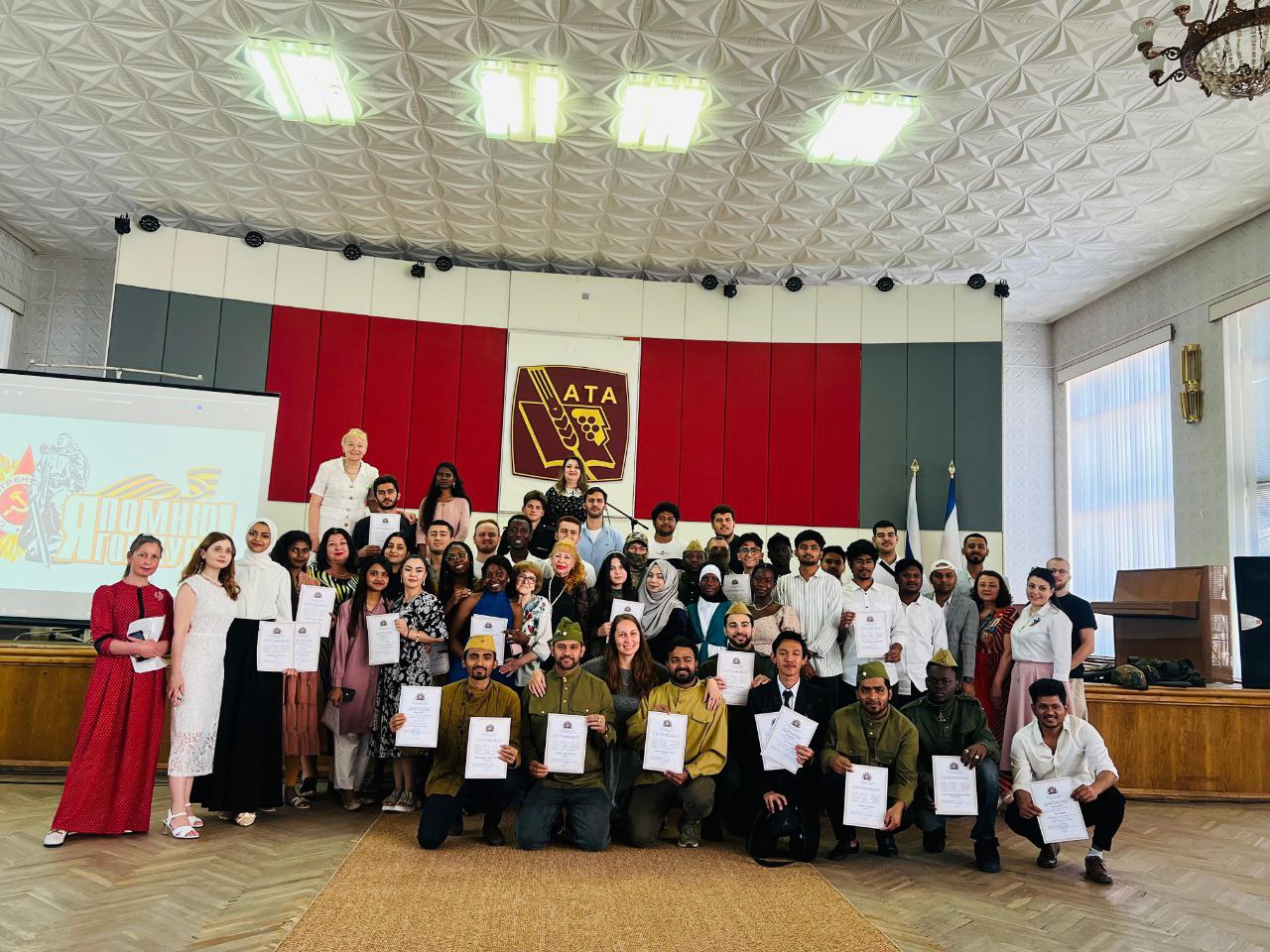 photo_5402416474766831740_y