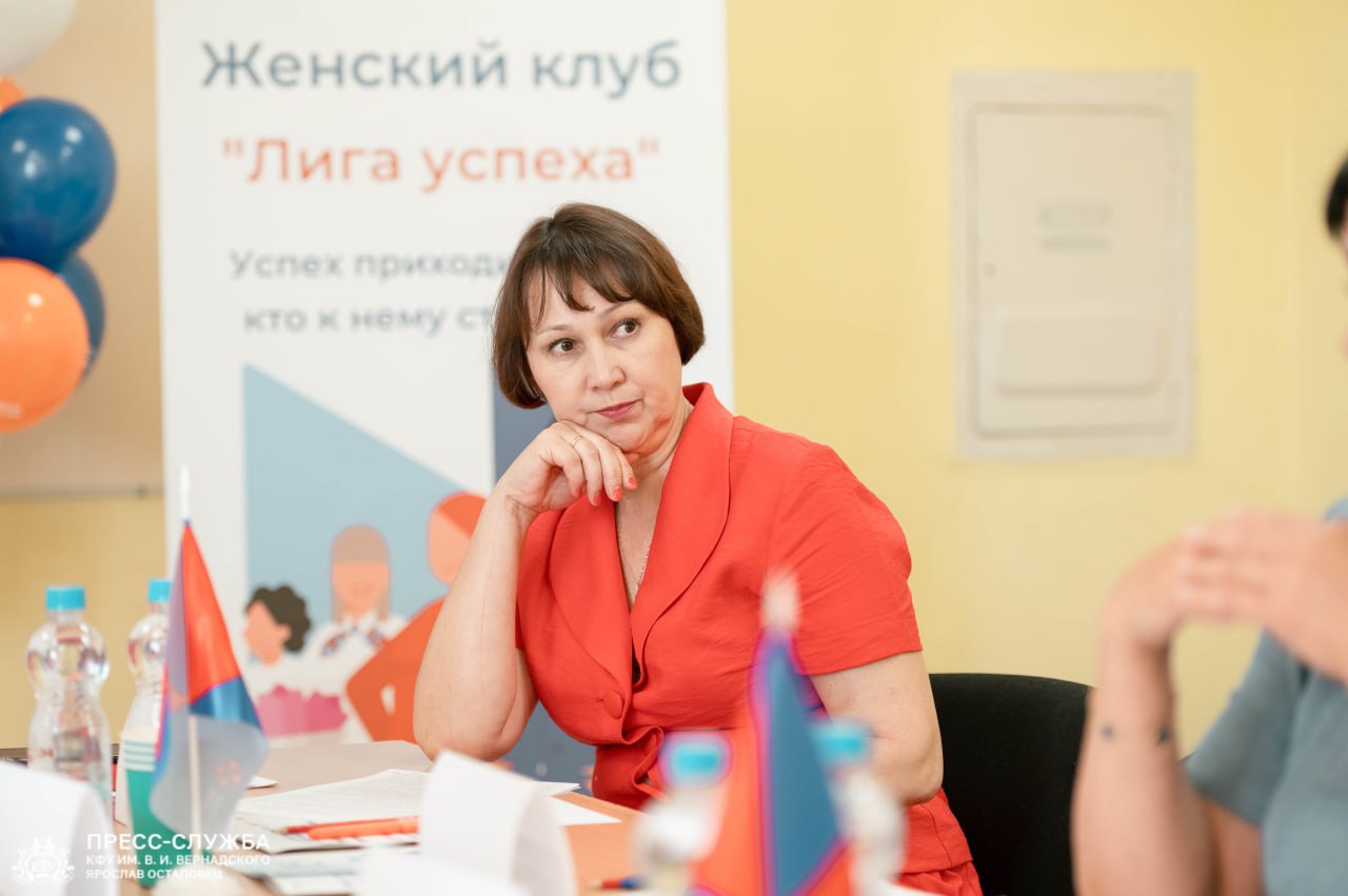 photo_5402428784143103439_y