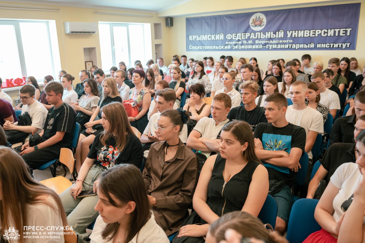 photo_5402428784143103446_y