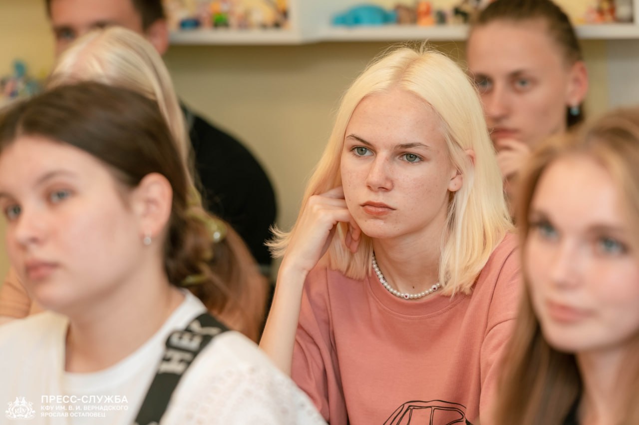 photo_5402627636833939725_y