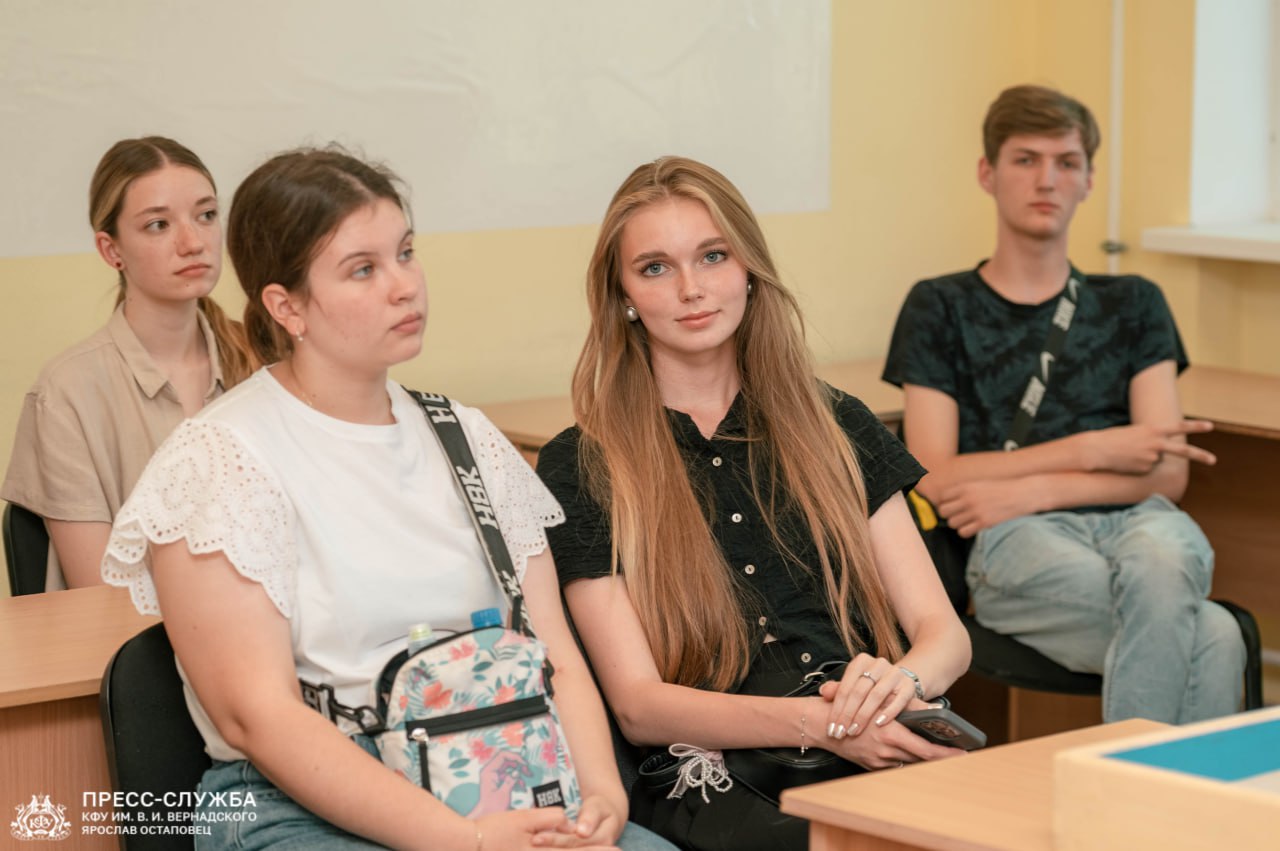 photo_5402627636833939727_y