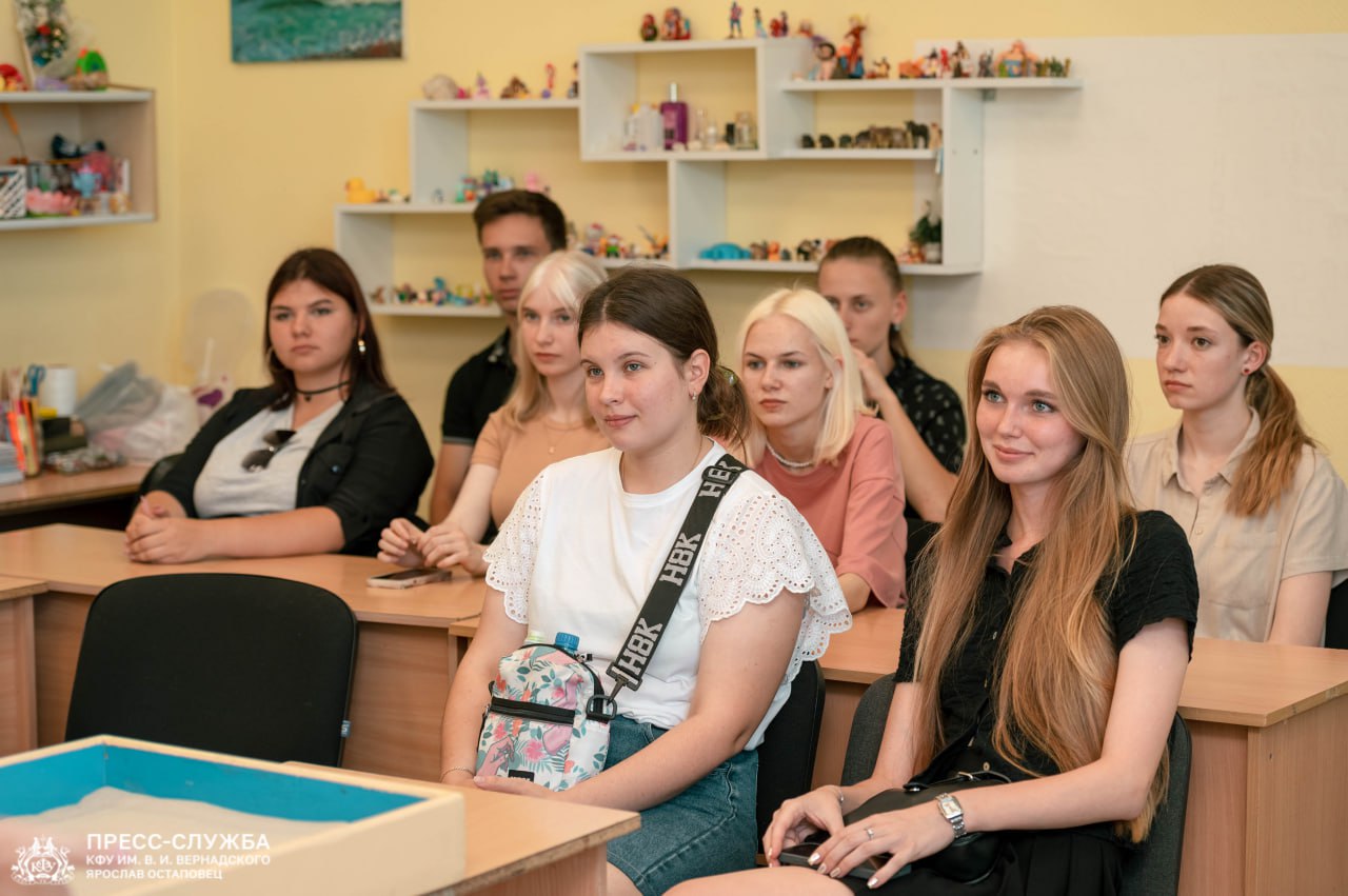 photo_5402627636833939729_y