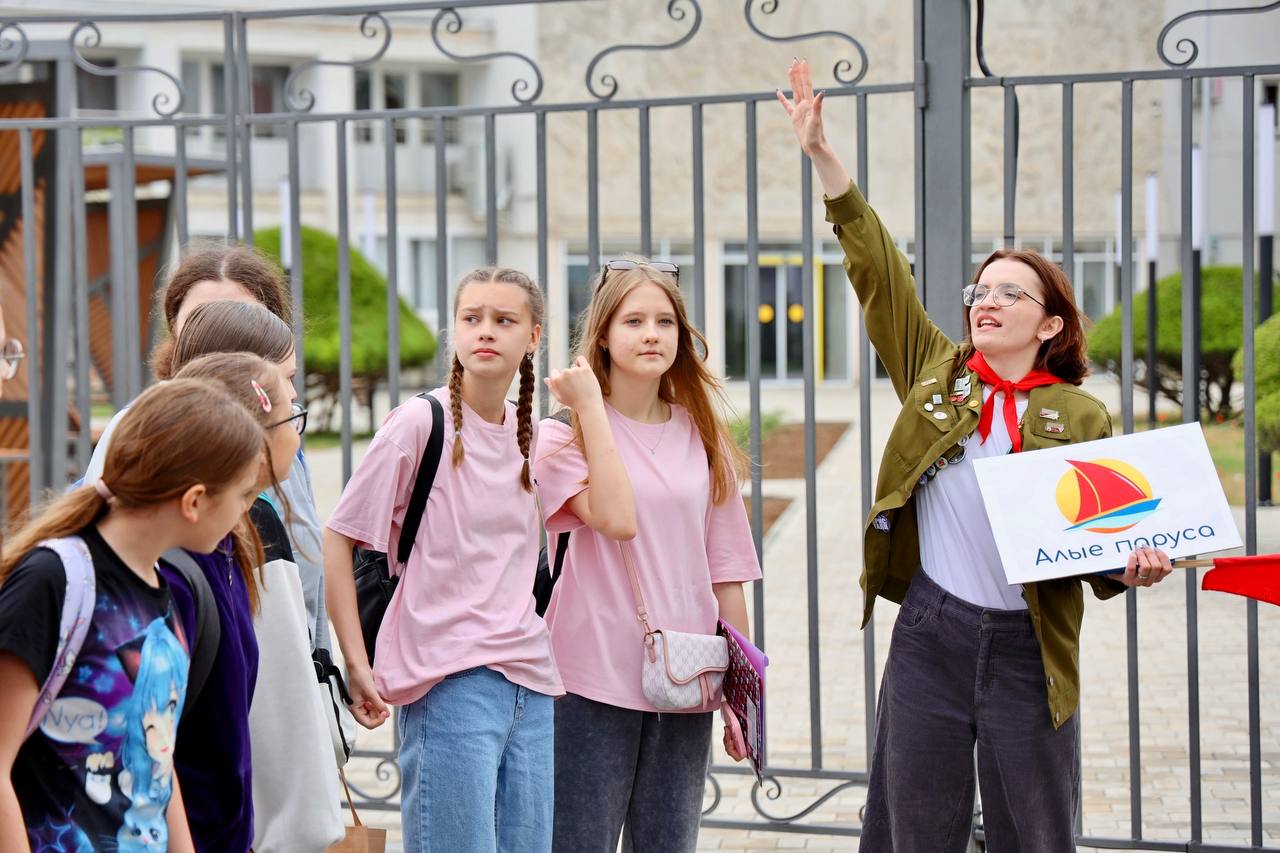 Более_300_вожатых_студотрядов_Крыма_дали_старт_оздоровительной_3