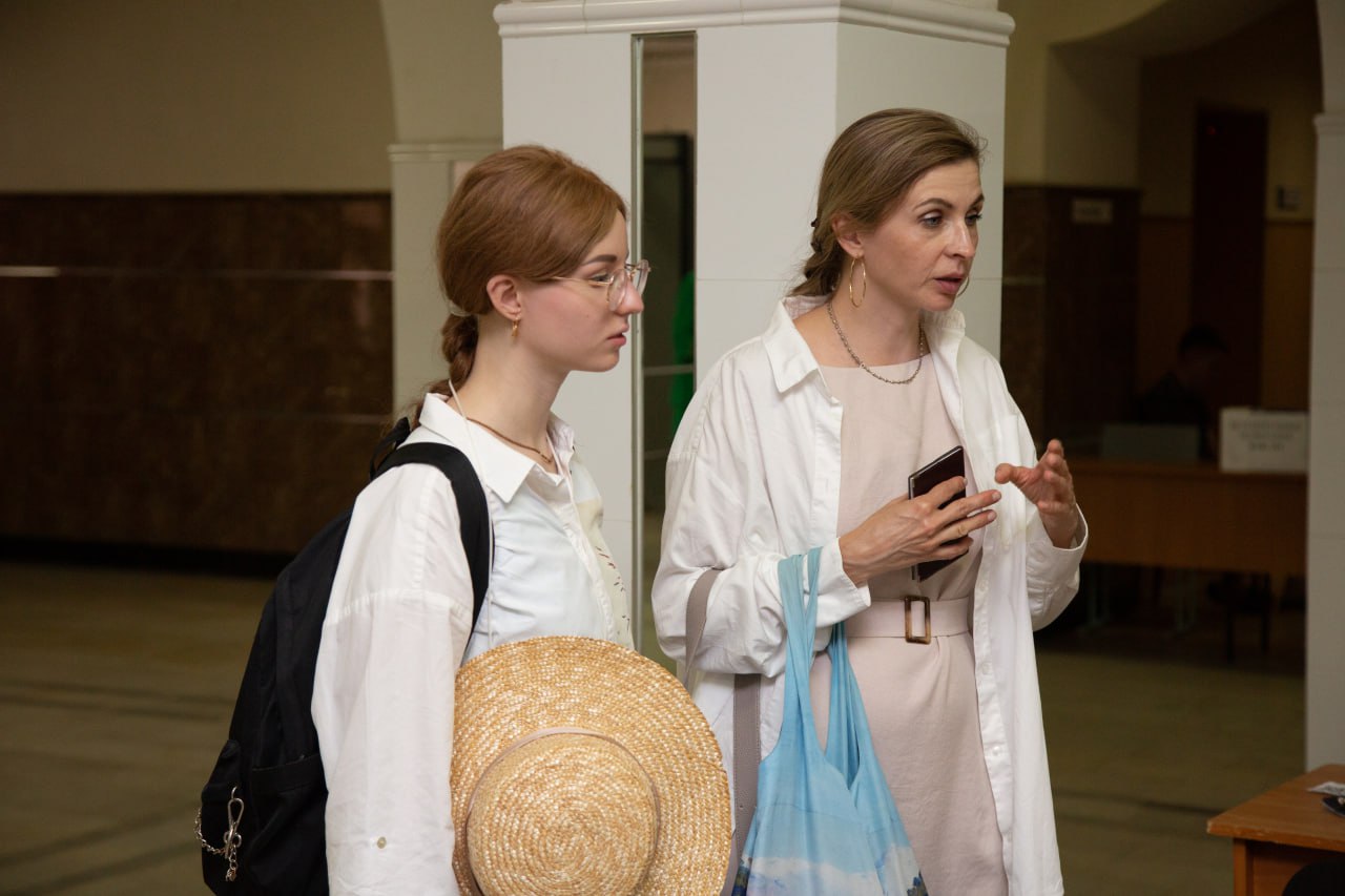 photo_5192963078793327577_y