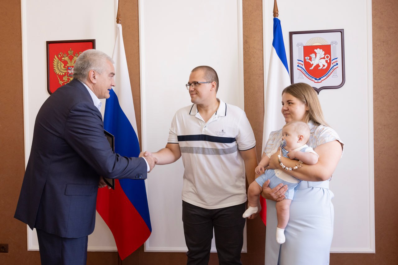 photo_5193112260187386898_y