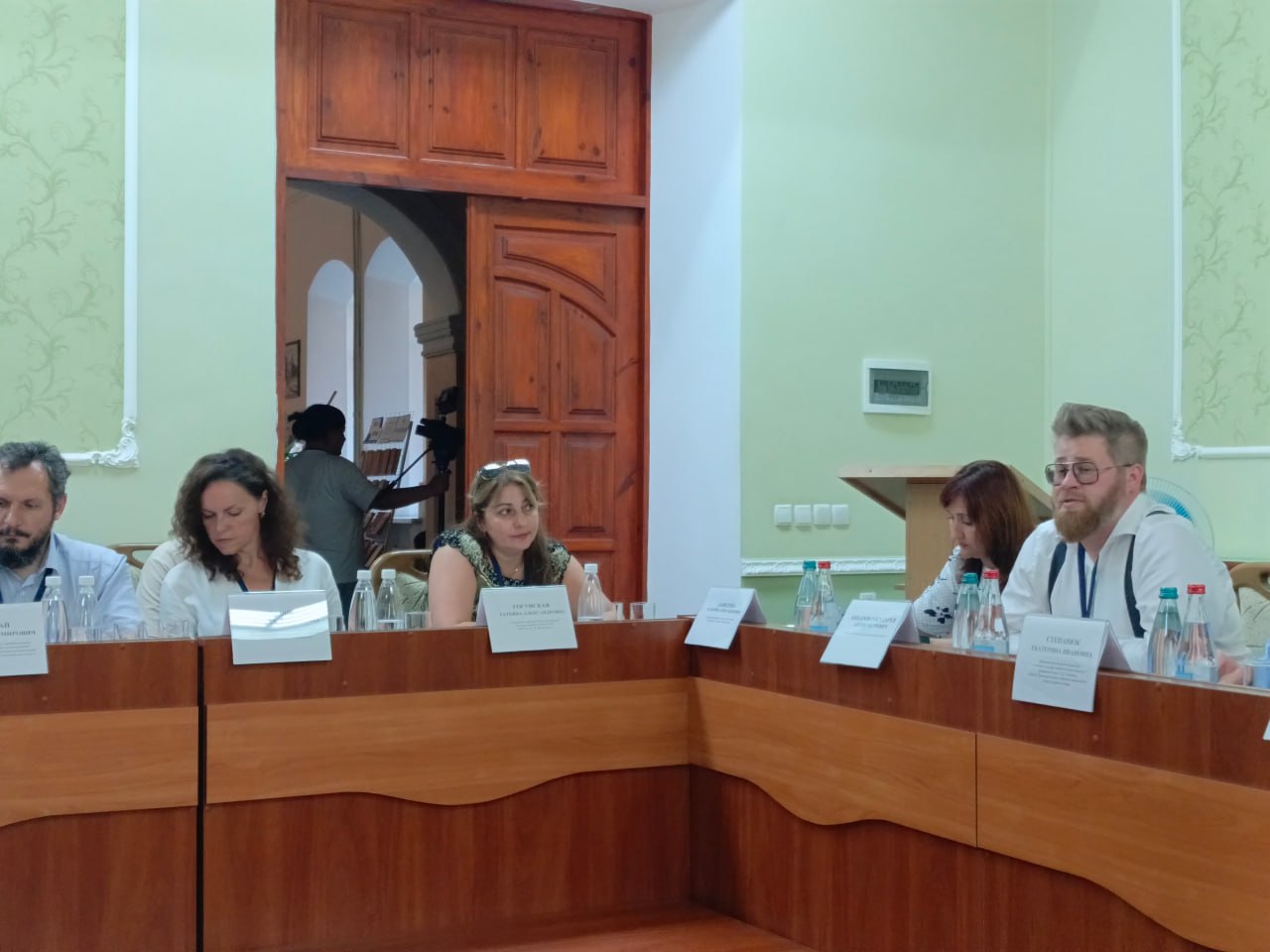 photo_5215323962731528261_y