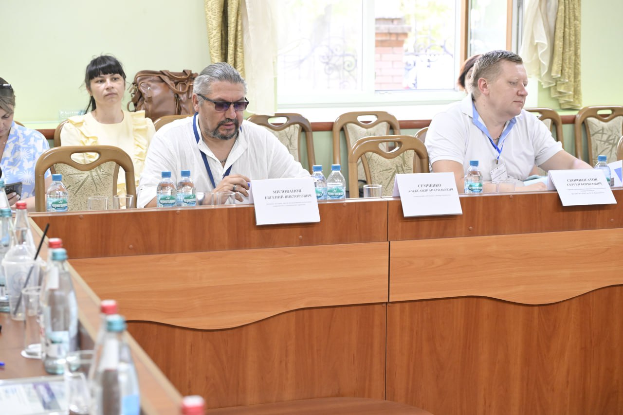 photo_5215323962731528263_y