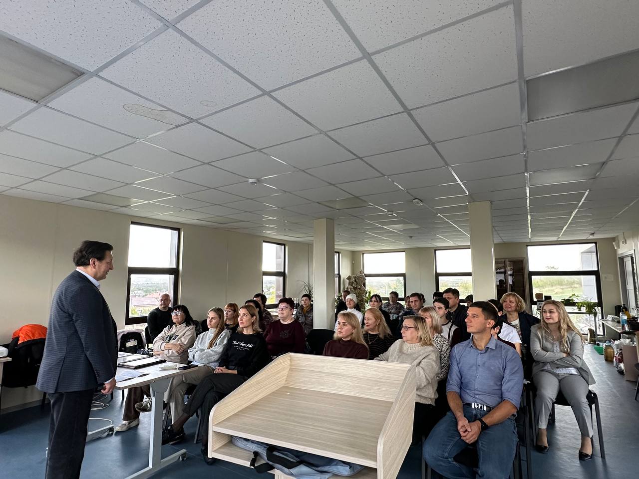 photo_5427311531143594219_y