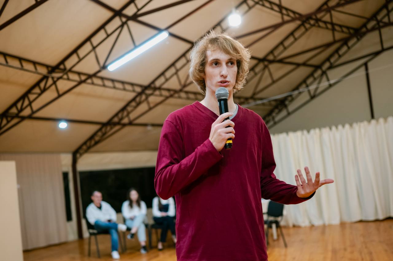 photo_5467659141116985558_y