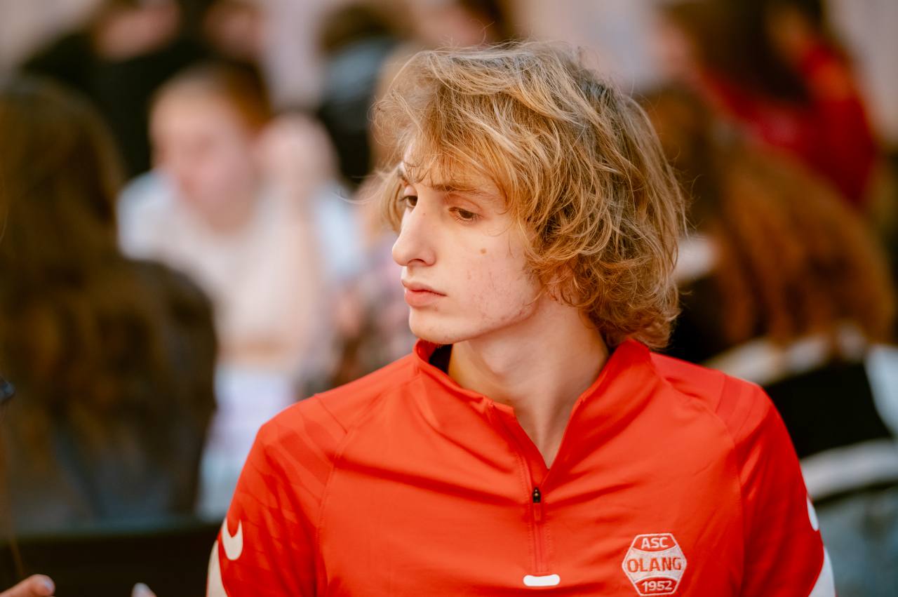 photo_5469910940930672617_y