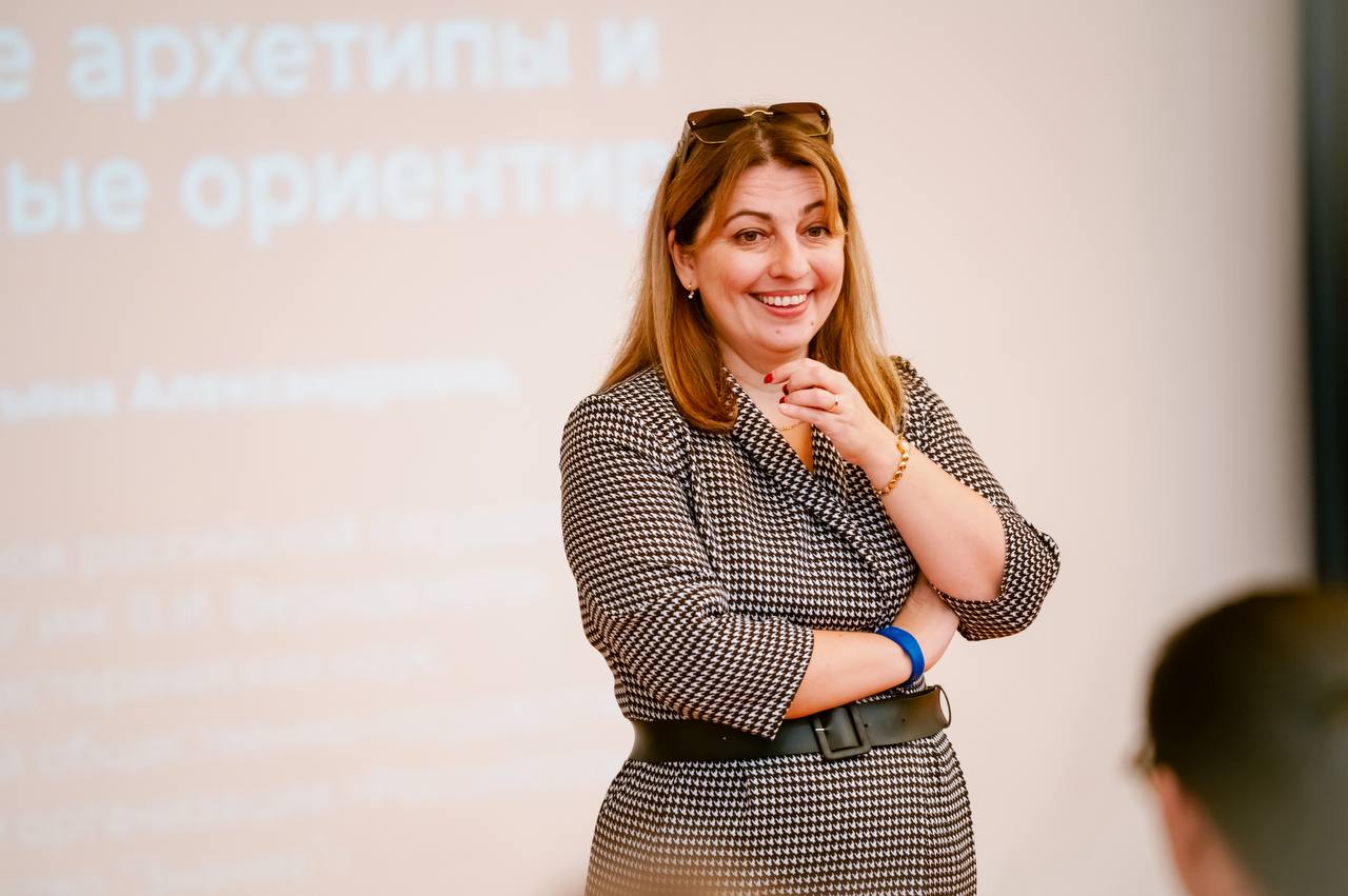 photo_5469910940930672618_y