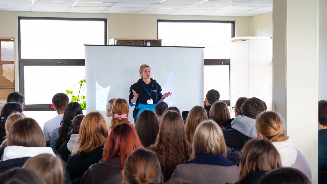 1B358263-02F6-4583-9DB1-603CA876B6BC