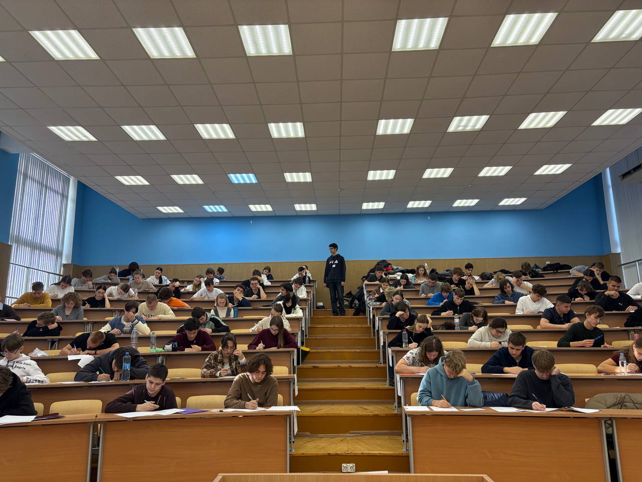 photo_5222474413268208638_y